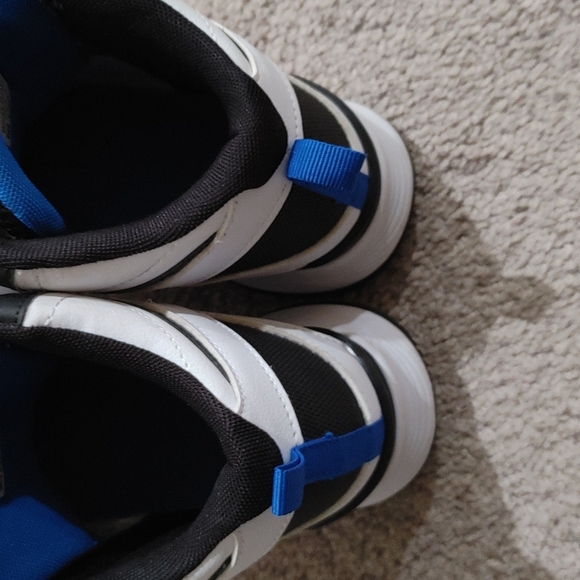 Shoes - Picture 3 of 4